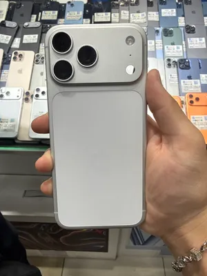 Iphone 17 pro max 1