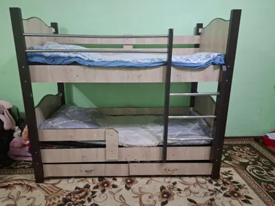 Двухъярусная кровать