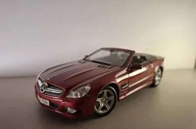 Коллекционная модель Mercedes-Benz SL550 от бренда "Maisto" 1
