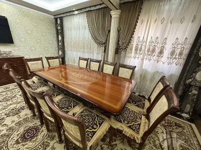 Стол и 10 стульев