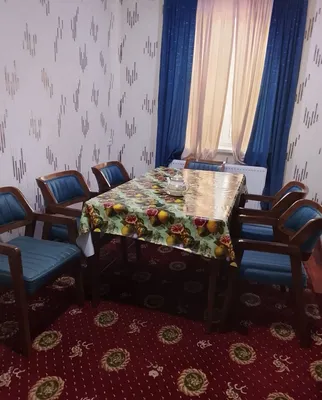 Стол стул сотилади 6 та стули бор 1