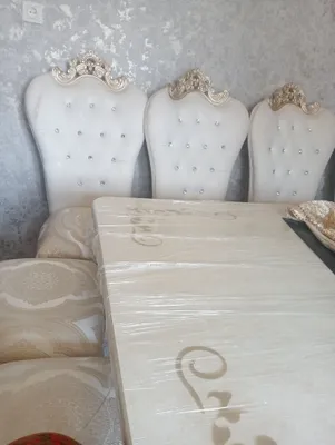 Стол и стул, 12 таликов, срочно продаются 1