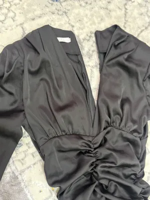 Платья оригинал атласа на скидки продаю за 250тыс 1
