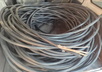 Yuqori voltli(3-faz va undan yuqori) elektrga mo'ljallangan kabel. 1