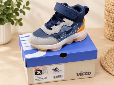 продаются детские кроссовки VICCO 1