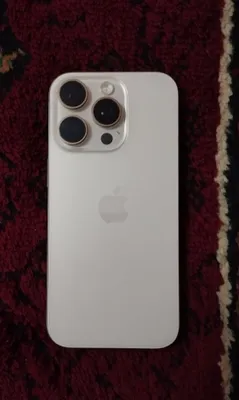 iPhone 16 Pro, пустынный титановый цвет 1