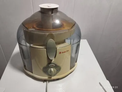 Соковыжималка Super Star. В хорошем состоянии, рабочая. 1
