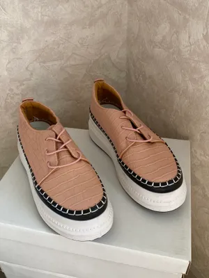 Продам женские макассины