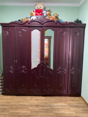 shkaf sotiladi