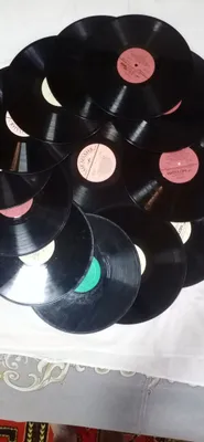Kuchaytirgich va vinil plastinkalar 1