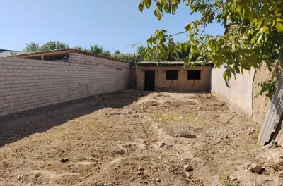 Mexnatda yer sotiladi zudlik bilan 3 sotik 1