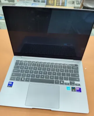 Samsung Galaxy Book 5 pro 1