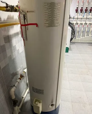 Boller 1000L sotiladi teshilgan 1