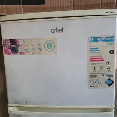 Холодильник Artel 1