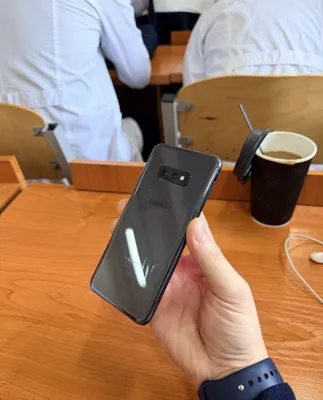 Samsung Galaxy S10E срочно 1