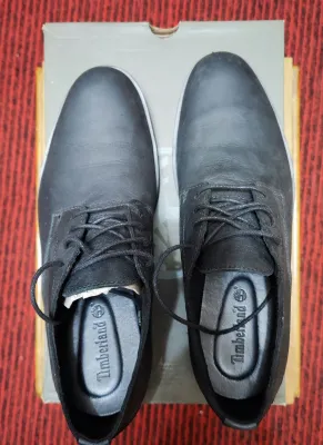 43-o‘lchamdagi yangi Timberland erkaklar nubuk charm etiklari sotiladi. 1