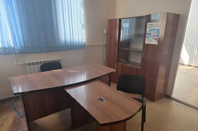 О ф и с н а я мебель