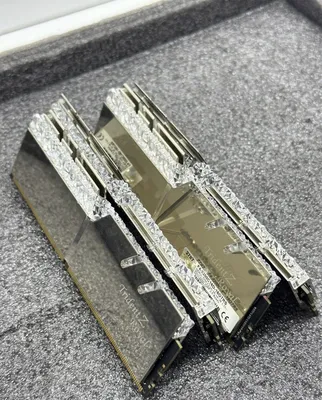 G.SKILL Trident Z Royal 32 GB 1