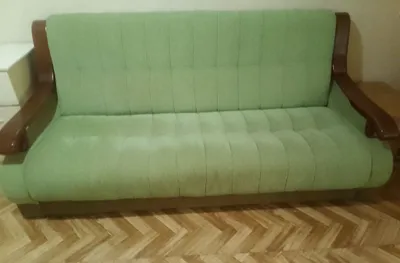 Диван бывший в употреблении