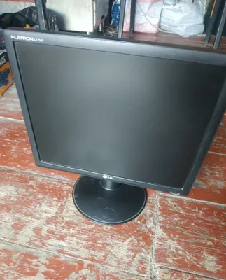 17 dyuymli LG Flatiron L1734S monitori