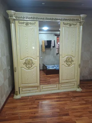 Шкаф