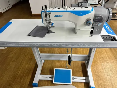Jack F6 — промышленная прямострочная швейная машина 1