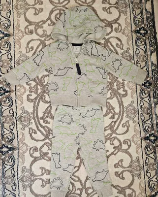 Костюм Carters 6 месяцев. 1