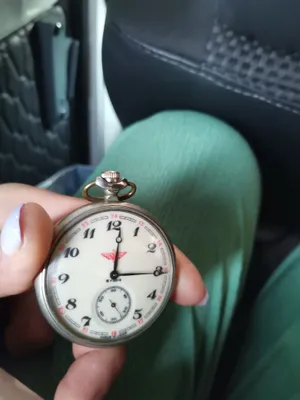 Продаю часы Молния 1