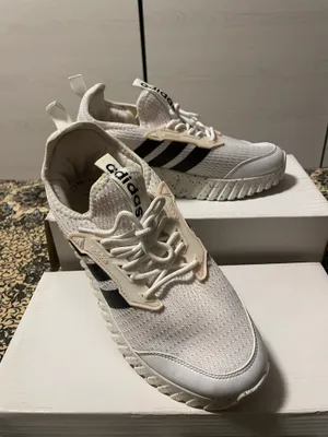 Турецкие кроссовки 42 размер Adidas 1