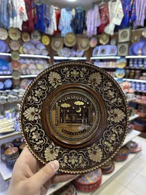 Изготовлено вручную из натурального орехового дерева 1