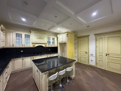 Yakkasaroyda 217 m² maydondagi 4 xonali kvartira sotiladi 1