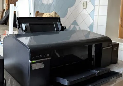 epson l805 yaxshi xolatda xichqanaqa ishi yoq ishlashi zor 1