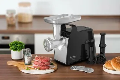Мясорубка Moulinex Pro ME556810, 2200Вт, 3