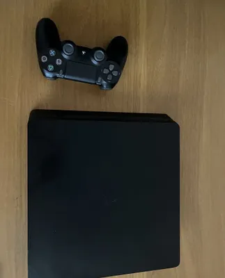 Pleystation 4 slim