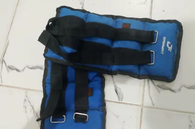 Oyoq uchun og‘irliklar, har biri 1,5 kg dan 2 dona