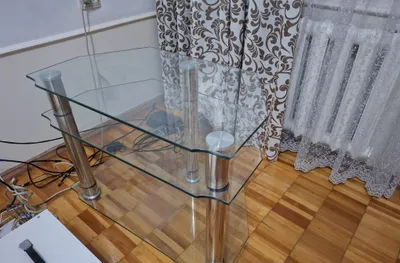 Стеклянные тумбы под ТВ 2 шт. 1