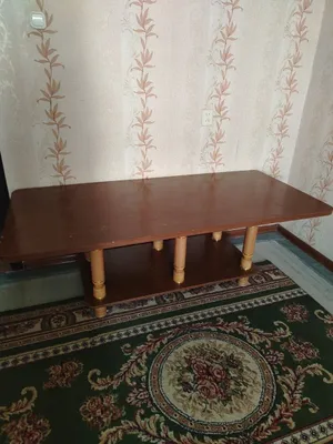 Продаётся стол. Двухъярусный. Большой, прочный