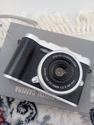 digital camera