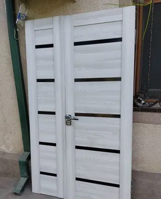 Ochiladigan eshik, deyarli yangi, qutisi yo‘q, hammasi komplektda 1
