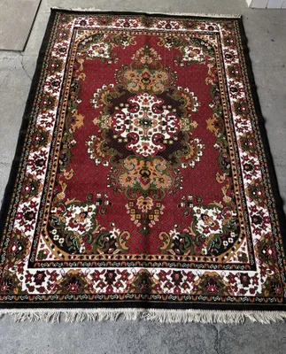 Продам ковёр длина 2,6 ширина 1,8. 1