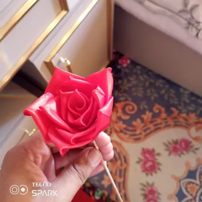 Есть цветы из атласа.