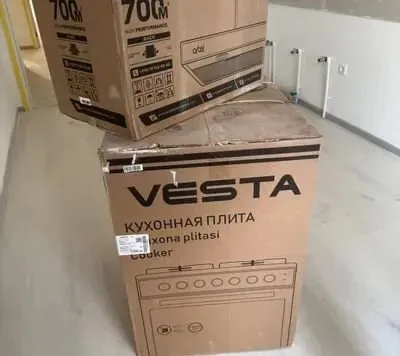Газовая плита и вытяжка 1