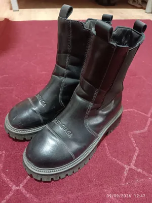 Ayollar qishki poyabzali (Etik, 36),Balenciaga 1