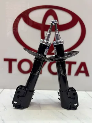 Передние амортизаторы Toyota Yaris 1