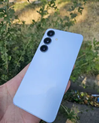 Samsung S25 Blue 1