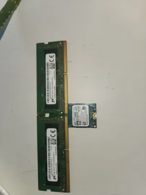Noutbuk uchun tezkor xotira: har biri 4 GB dan ikki dona DDR4 plata va 512 GB xotira 1