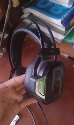 Наушники новые, срочно