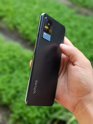 Vivo 21e sotiladi sostayaniyasi yaxshi holatda 1