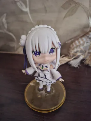 Rezero animesidan haykalcha