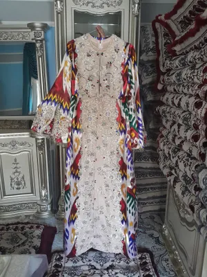 Продаётся платье из атласа 1